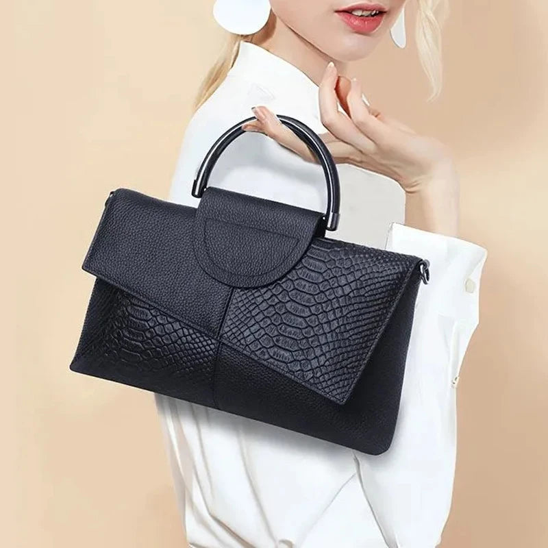 Trendy Black Handbag - Fashionable & Versatile Crossbody Bag